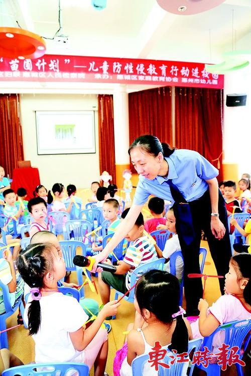 ���������衱�����ũ��ѧУ��չ�����ֽ����������ܵ�ʦ���ҳ��Ļ�ӭ��������ʱ�������߽����� ͨѶԱ�൳�� ��